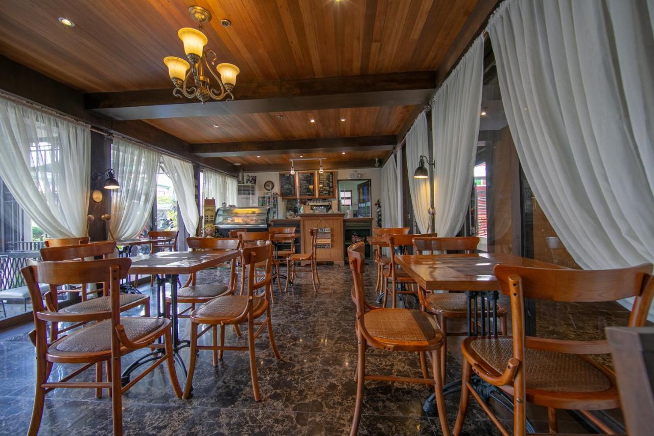 Rosvenil Hotel Таклобан Екстер'єр фото